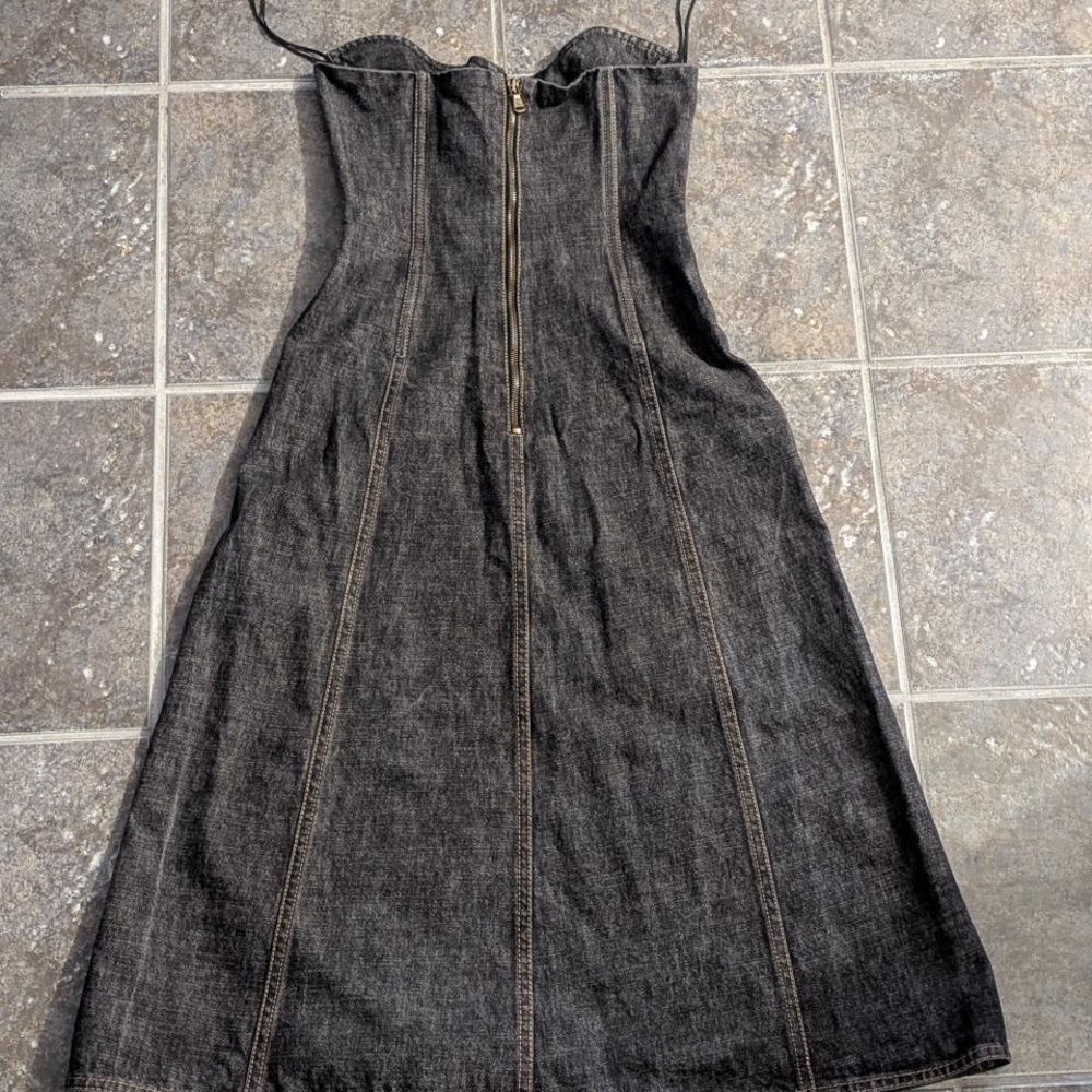 Elegant Black Dress with Brown Accents - Picture 3 of 7